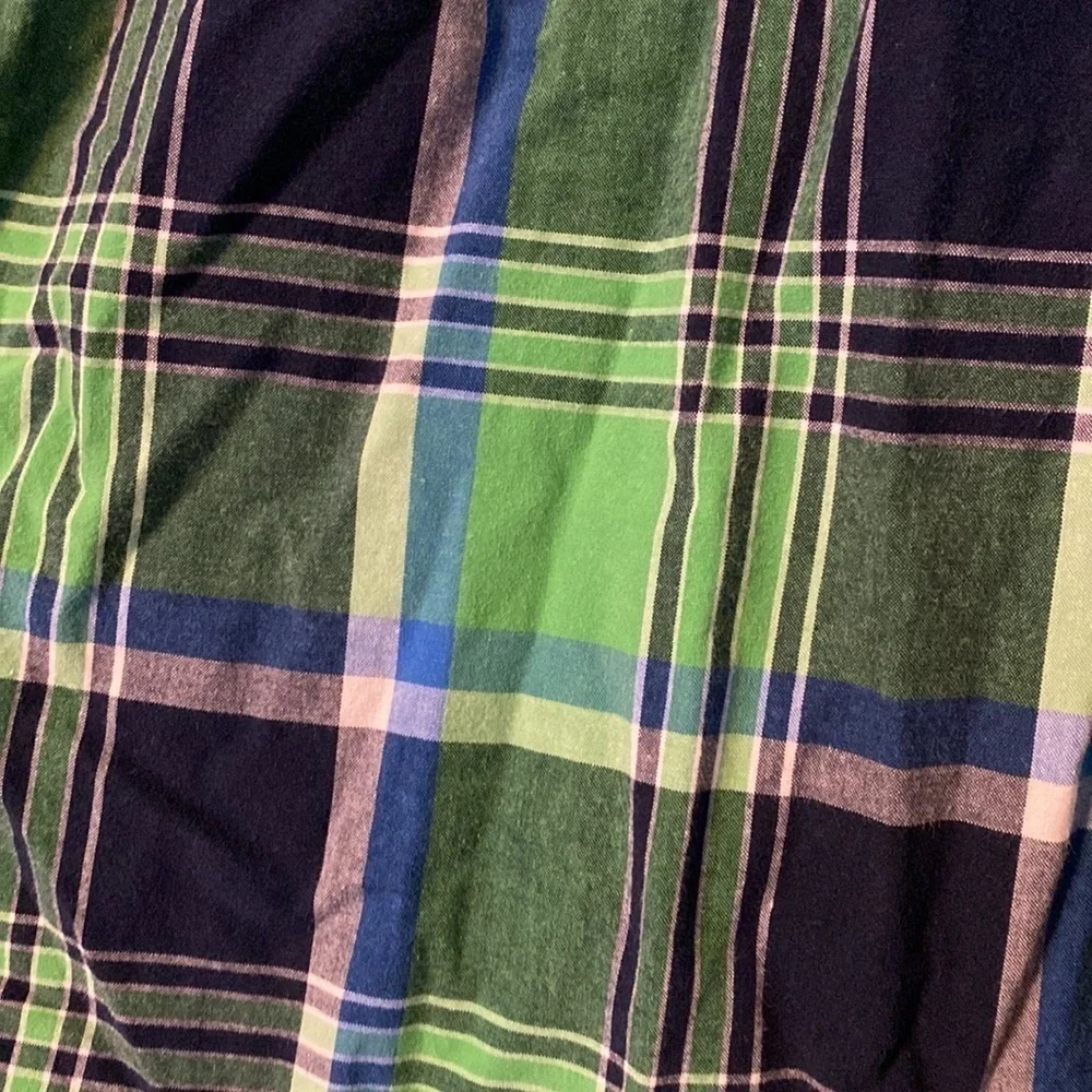 Aeropostale mens button down; size large